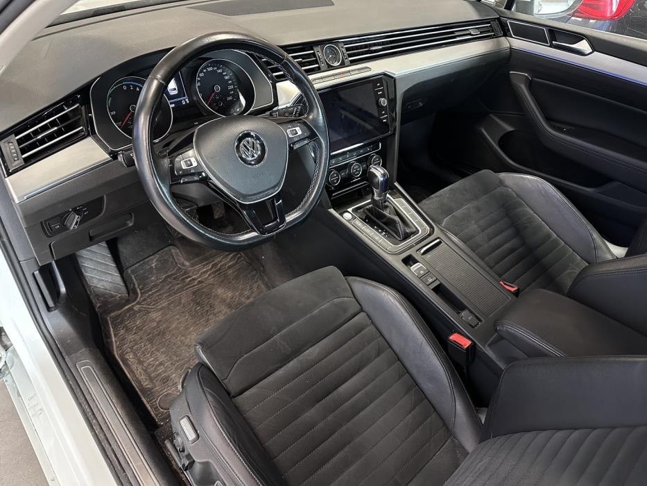 VOLKSWAGEN Passat 2018