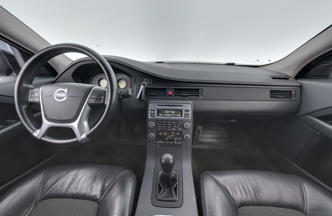 VOLVO V70 2010