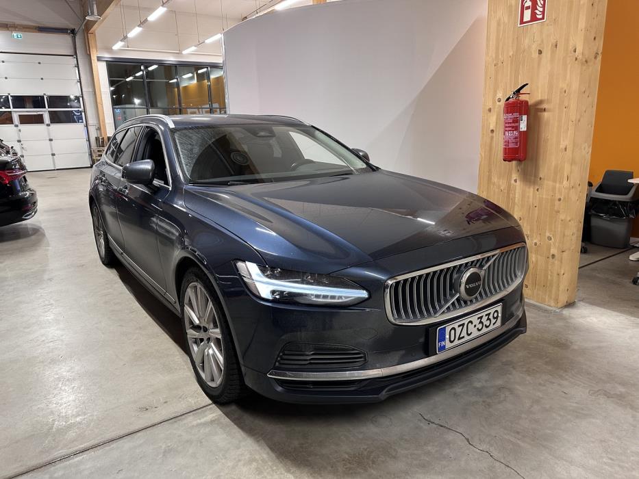 VOLVO V90 2021