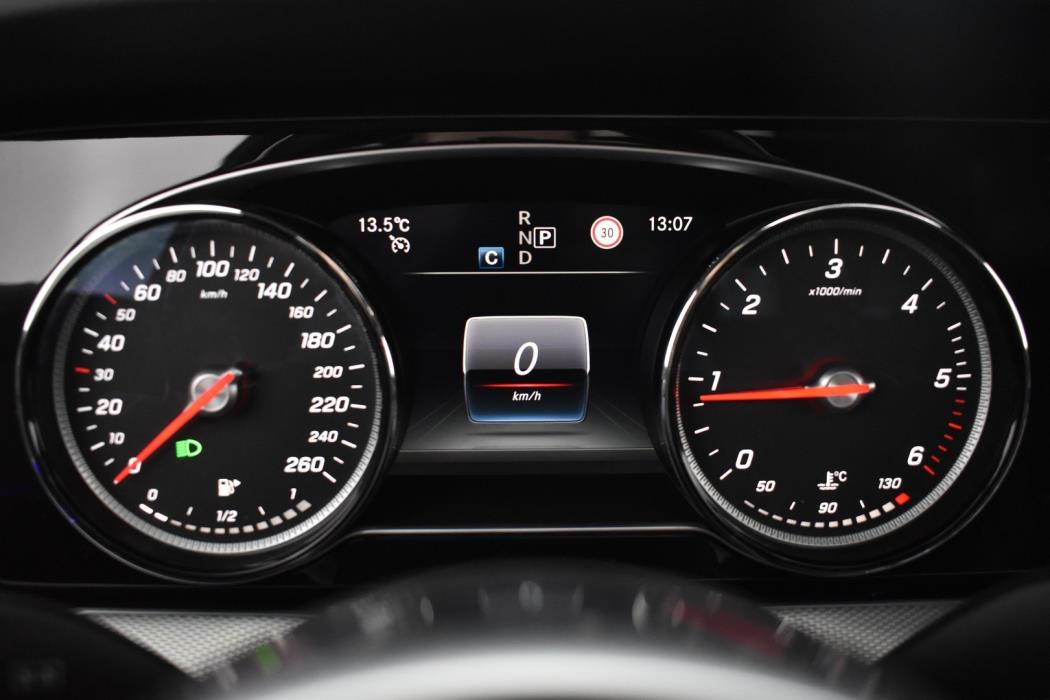 MERCEDES-BENZ E 2019