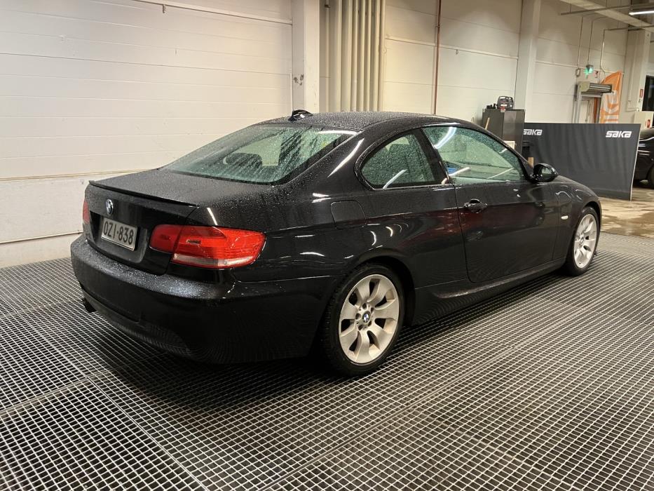 BMW 325 2008