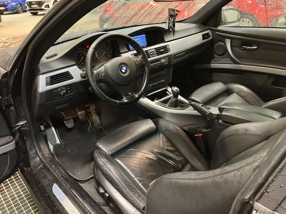 BMW 325 2008