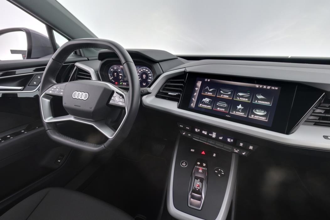 AUDI Q4 e-tron 2022