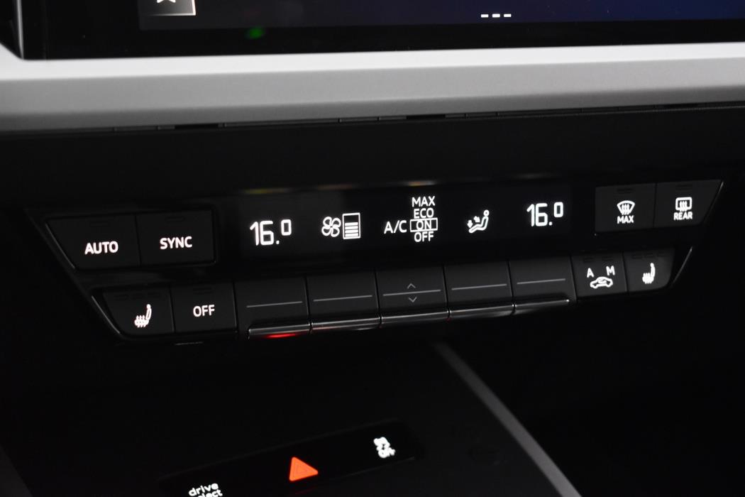 AUDI Q4 e-tron 2022