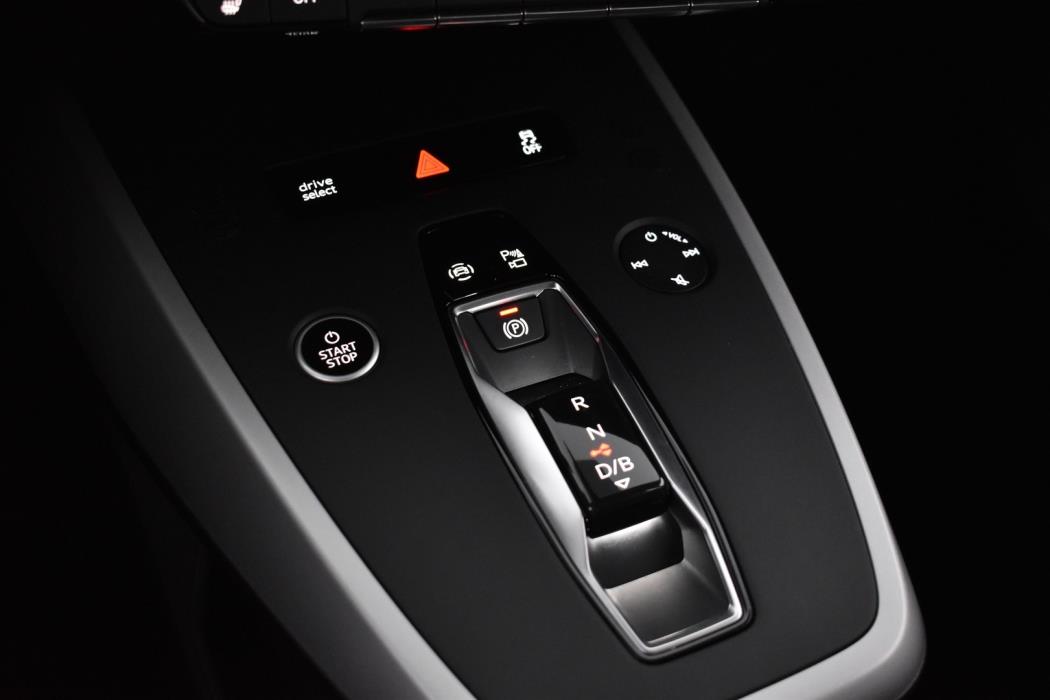 AUDI Q4 e-tron 2022