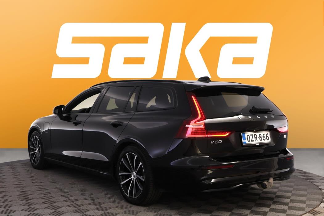 VOLVO V60 2023