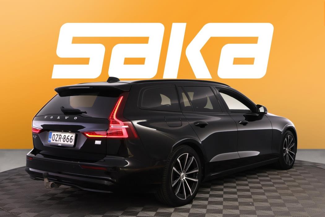 VOLVO V60 2023