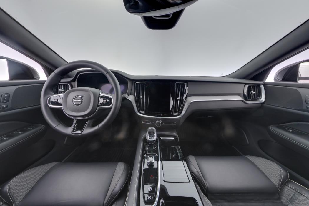 VOLVO V60 2023