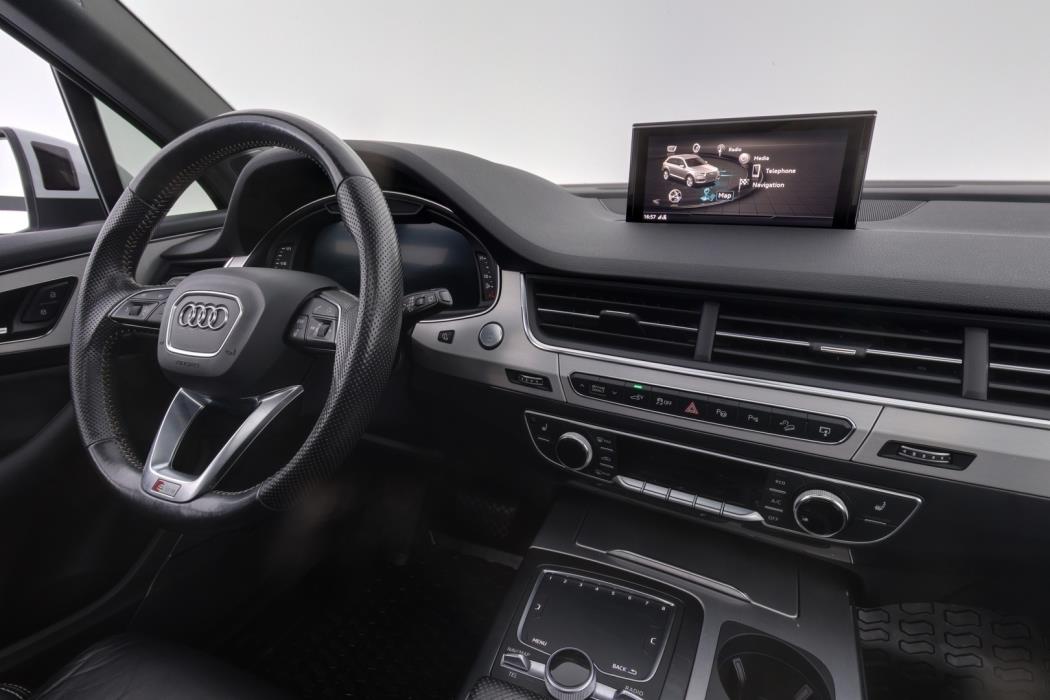 AUDI Q7 2017