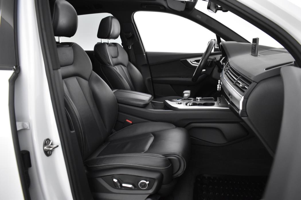 AUDI Q7 2017
