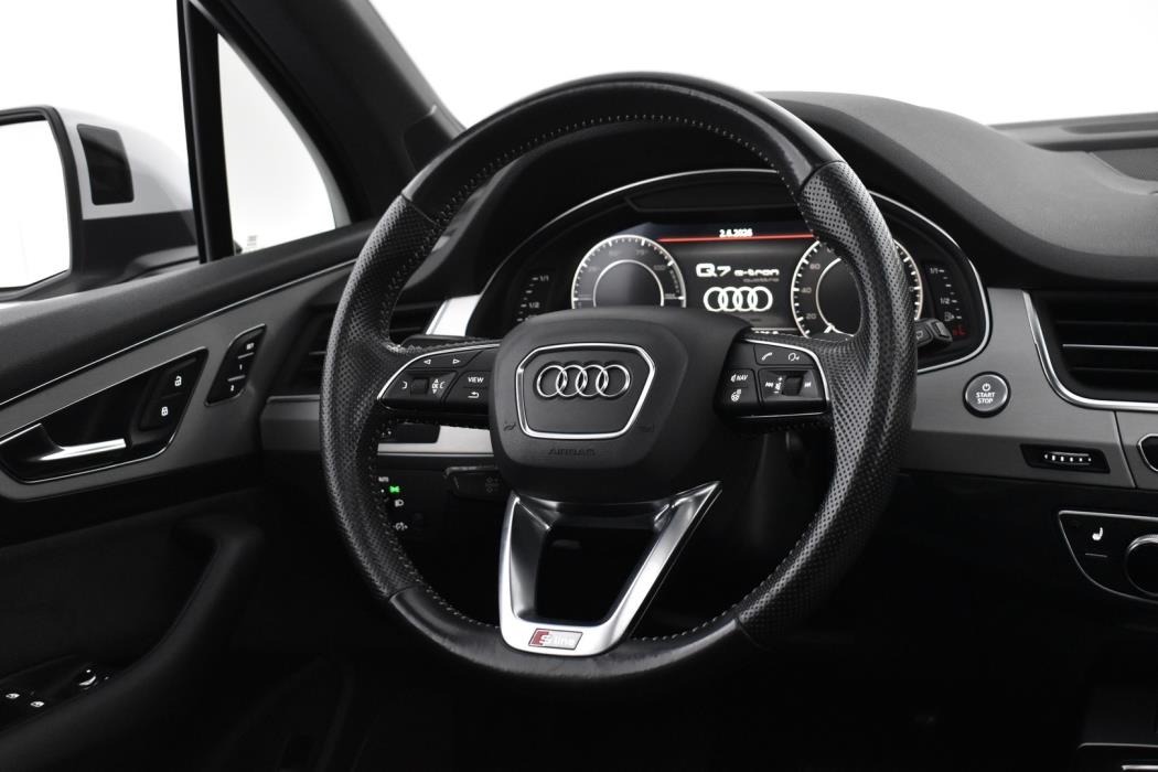 AUDI Q7 2017