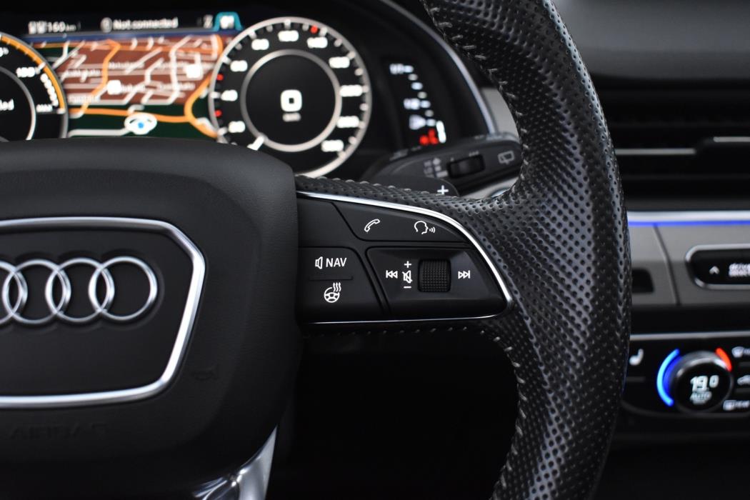 AUDI Q7 2017