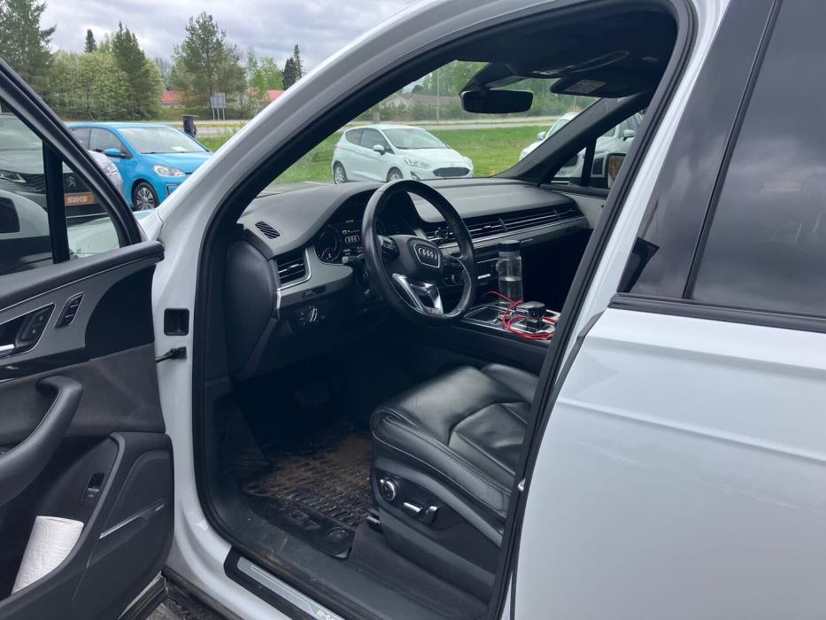 AUDI Q7 2017