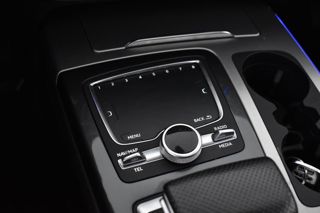 AUDI Q7 2017