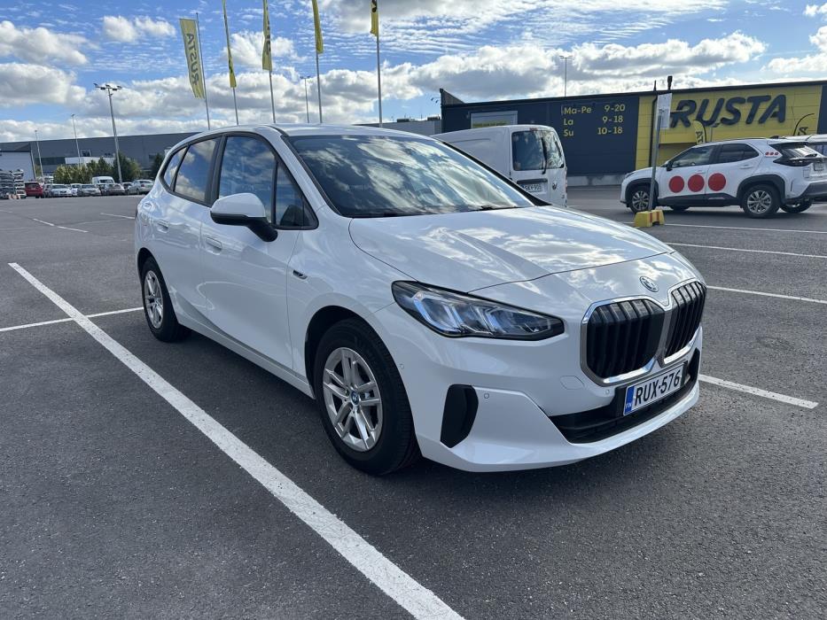 BMW 225 2023