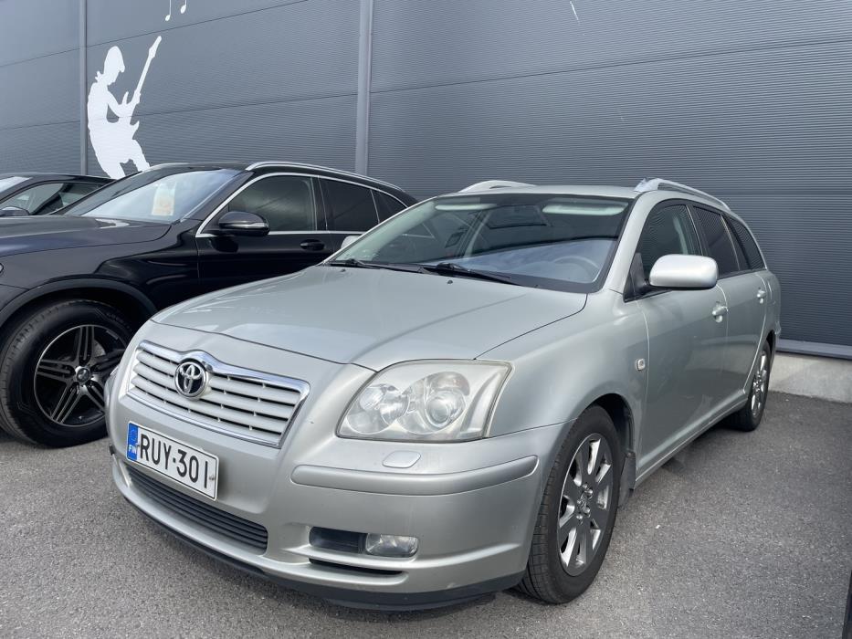 TOYOTA Avensis 2004