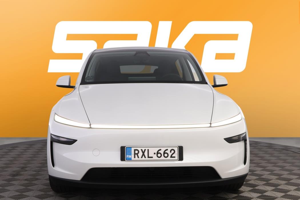 TESLA Model Y 2025