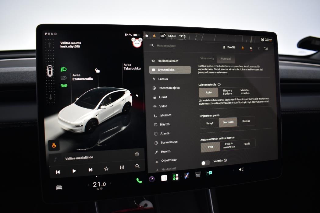 TESLA Model Y 2025