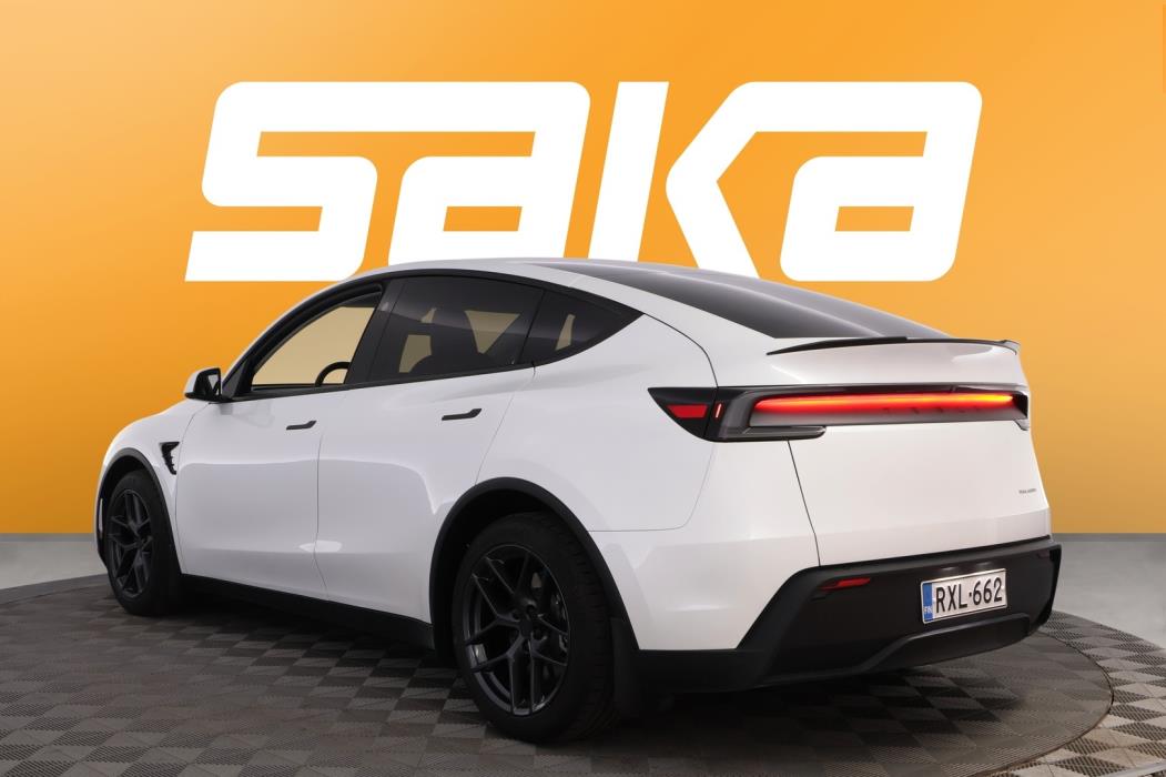 TESLA Model Y 2025