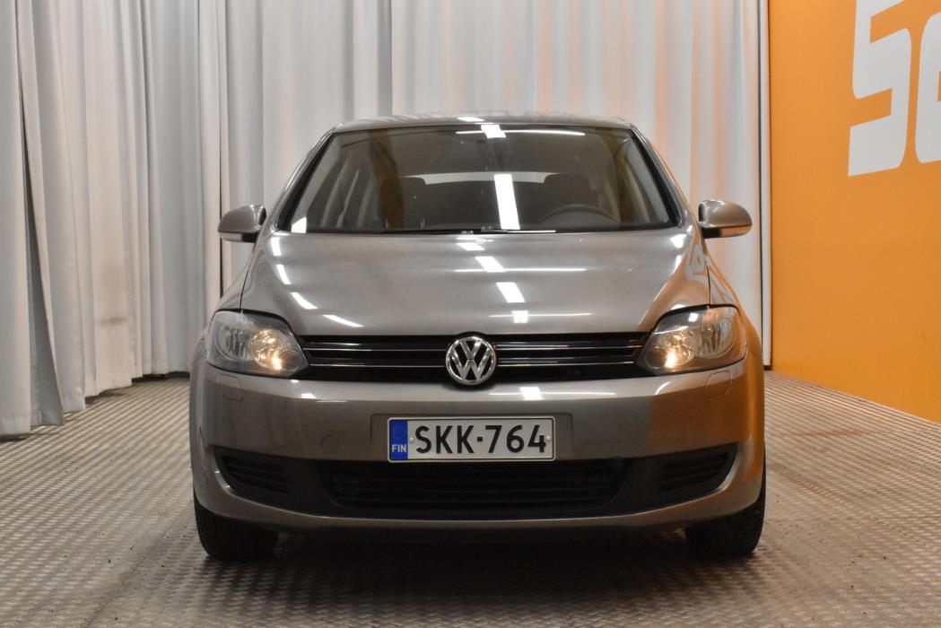 VOLKSWAGEN Golf Plus 2011