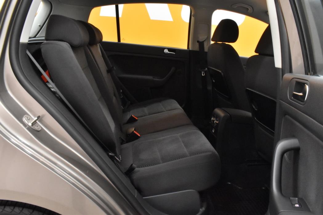 VOLKSWAGEN Golf Plus 2011