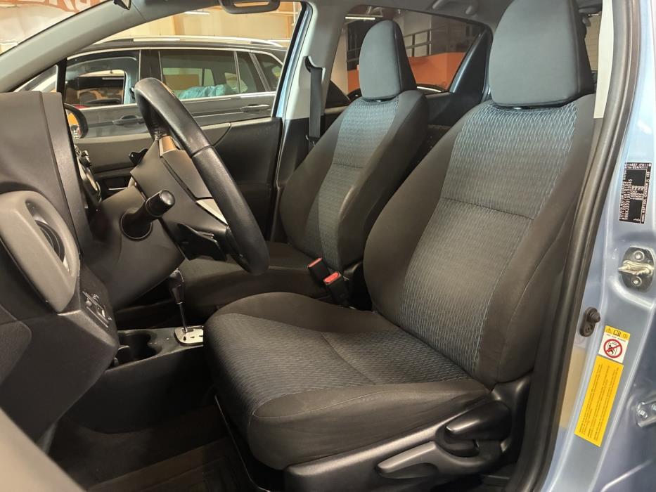 TOYOTA Yaris 2013