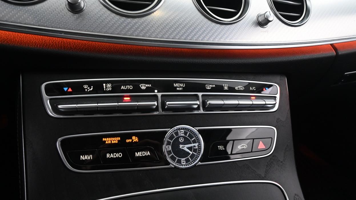 MERCEDES-BENZ E 2021