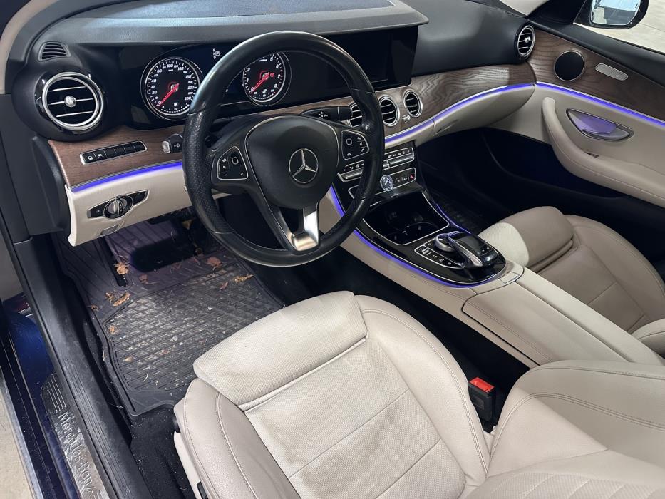 MERCEDES-BENZ E 2016