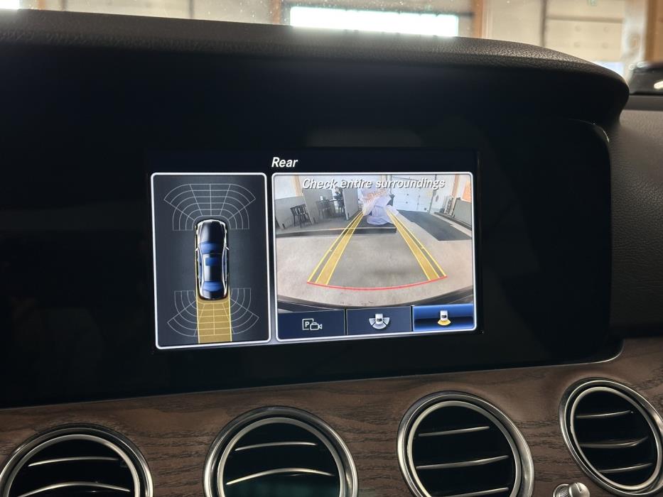 MERCEDES-BENZ E 2016