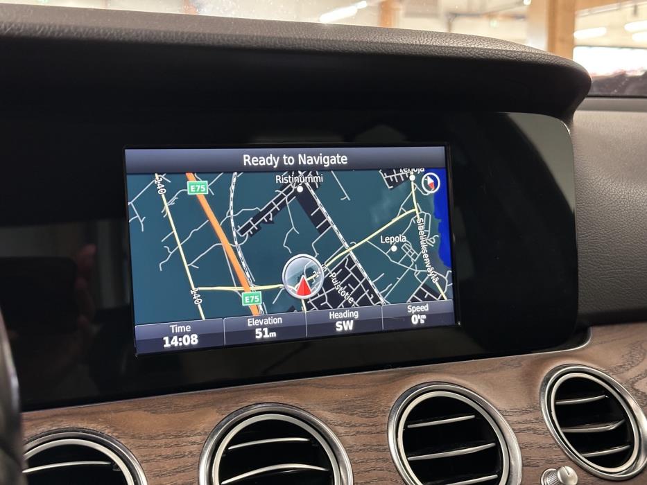 MERCEDES-BENZ E 2016