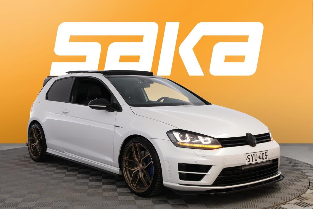 VOLKSWAGEN Golf 2015