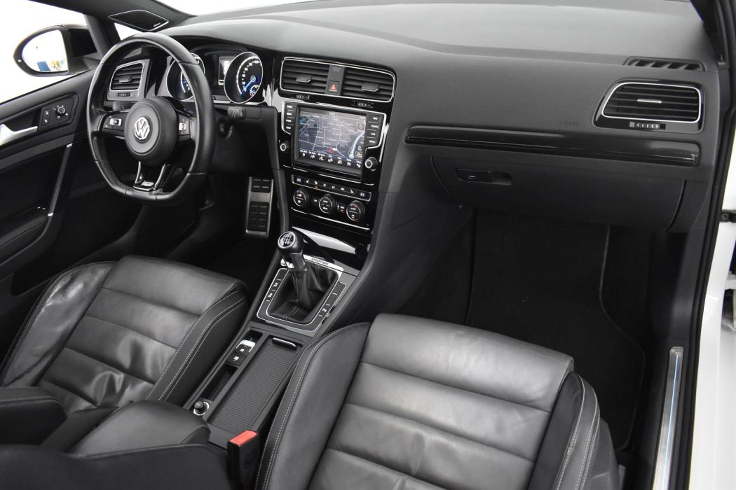 VOLKSWAGEN Golf 2015