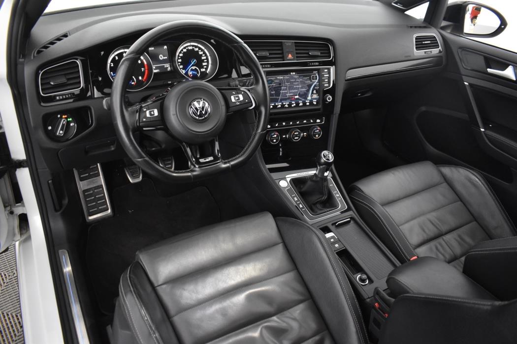 VOLKSWAGEN Golf 2015