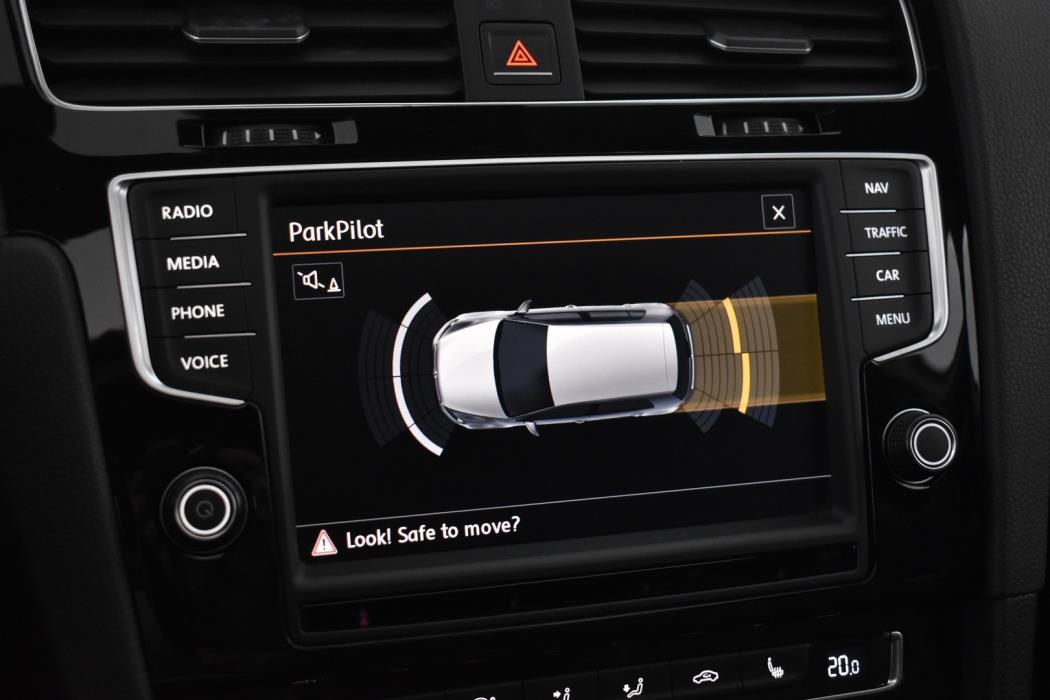 VOLKSWAGEN Golf 2015