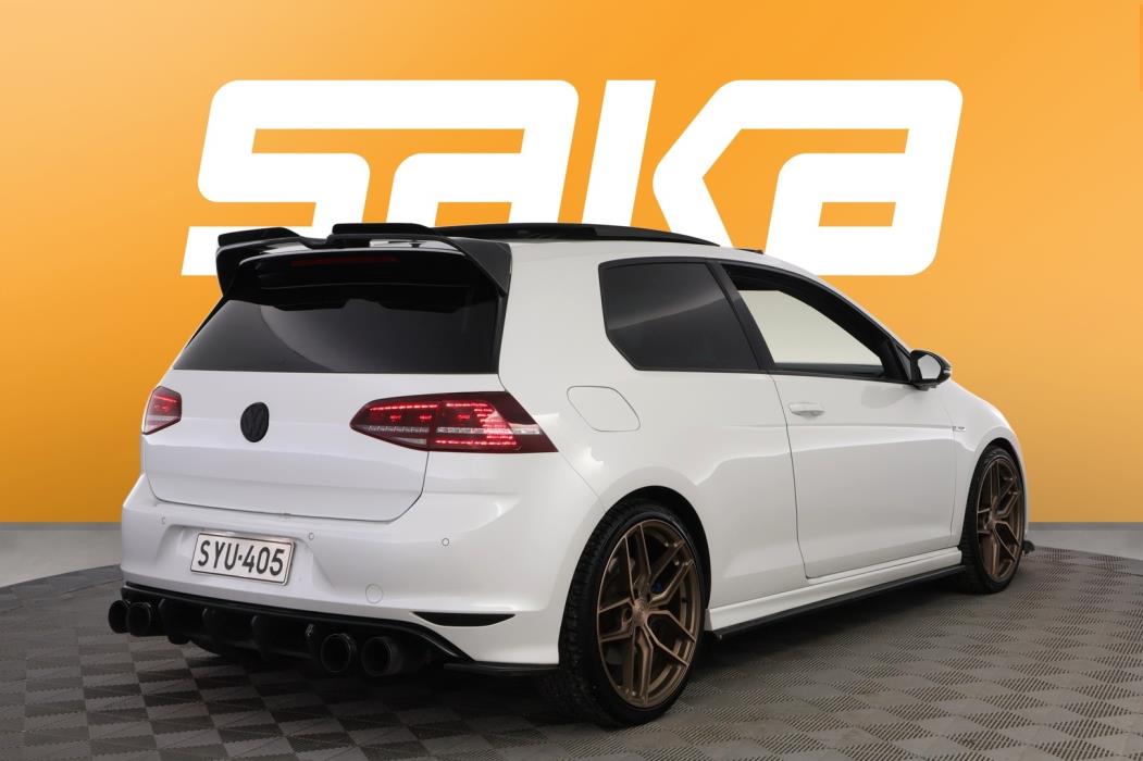 VOLKSWAGEN Golf 2015