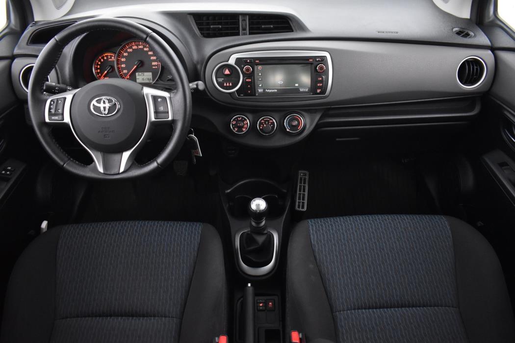 TOYOTA Yaris 2012