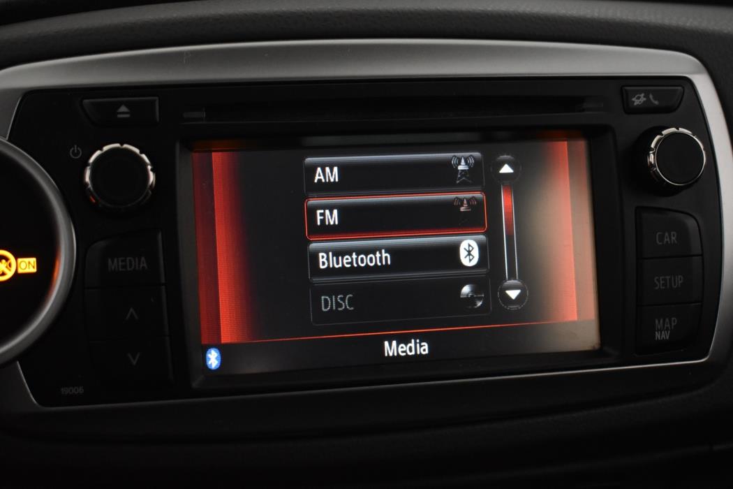 TOYOTA Yaris 2012