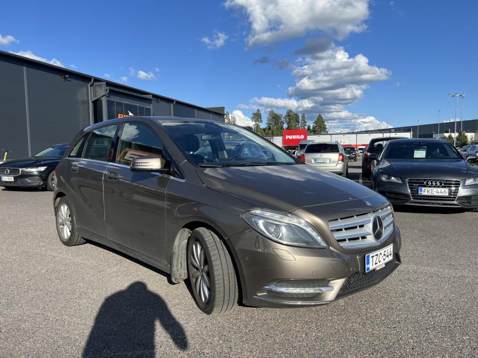 MERCEDES-BENZ B 2013