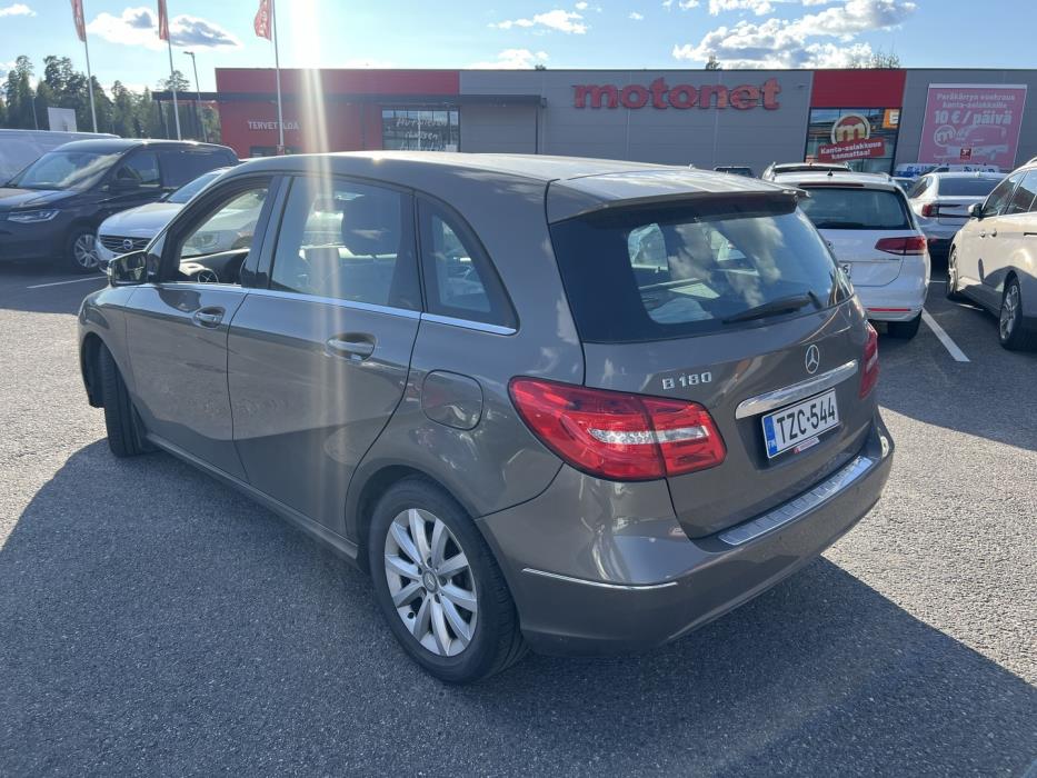 MERCEDES-BENZ B 2013