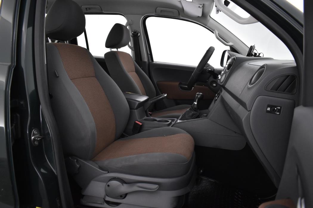 VOLKSWAGEN Amarok 2011