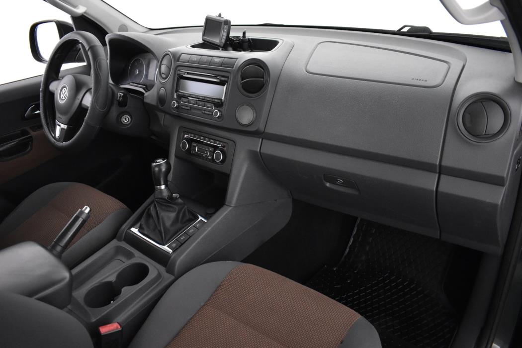 VOLKSWAGEN Amarok 2011