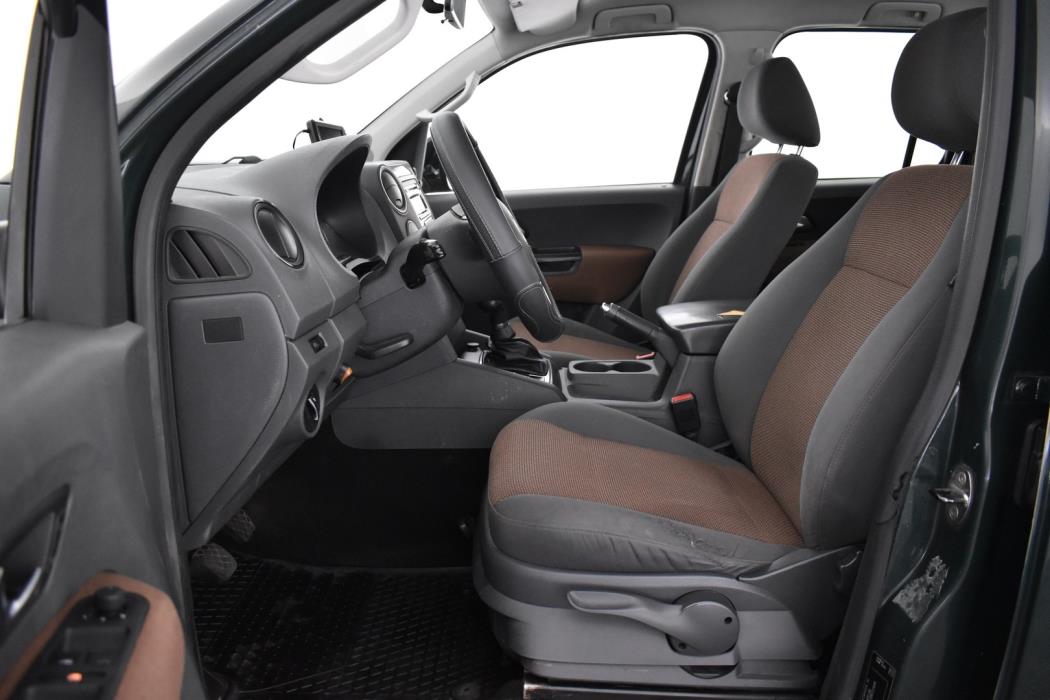 VOLKSWAGEN Amarok 2011