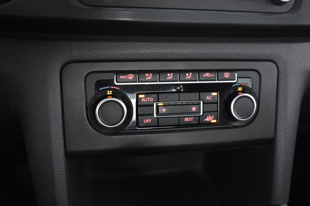 VOLKSWAGEN Amarok 2011