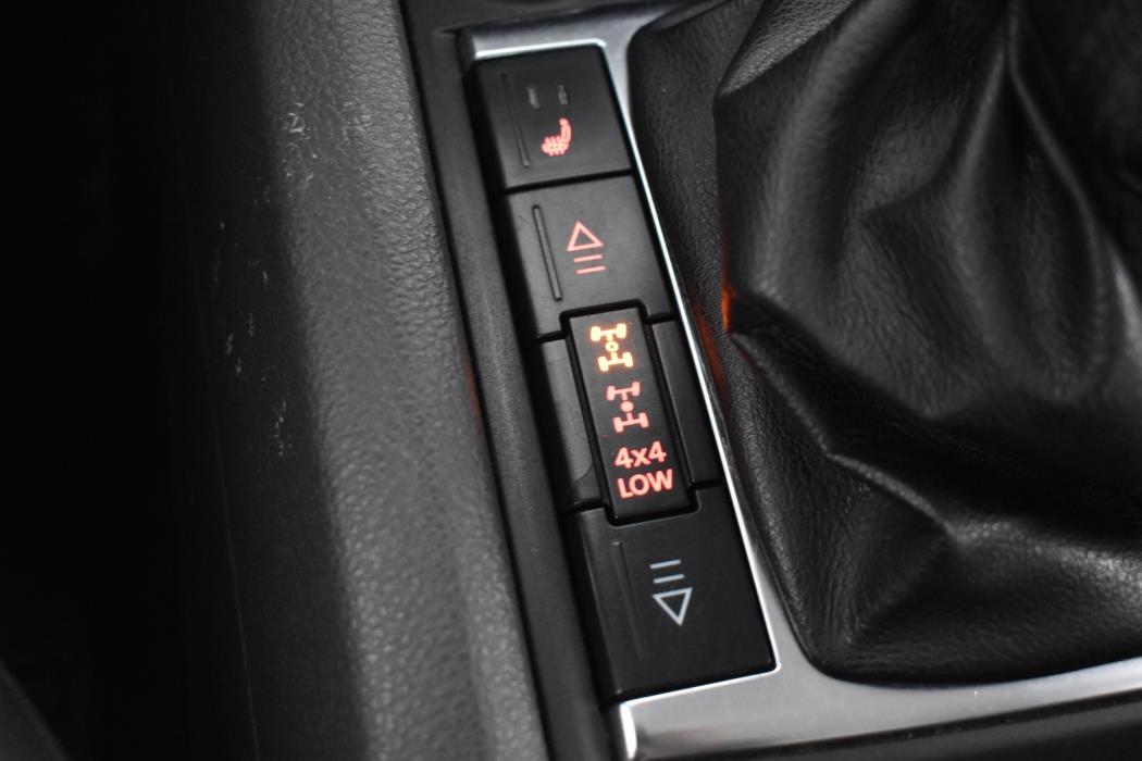 VOLKSWAGEN Amarok 2011