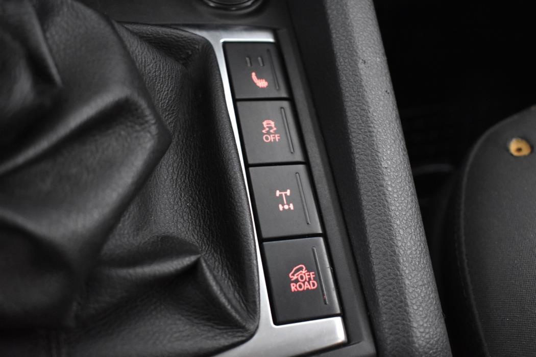 VOLKSWAGEN Amarok 2011