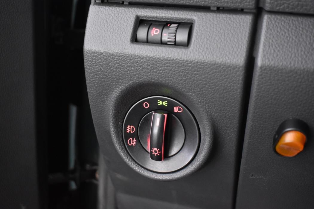 VOLKSWAGEN Amarok 2011