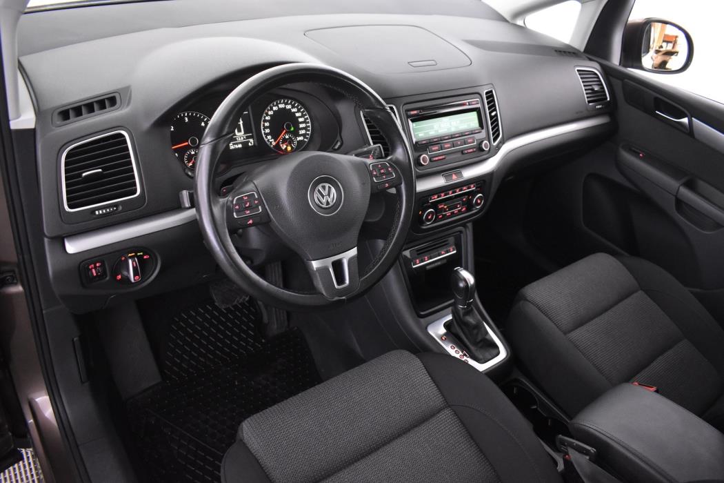 VOLKSWAGEN Sharan 2012