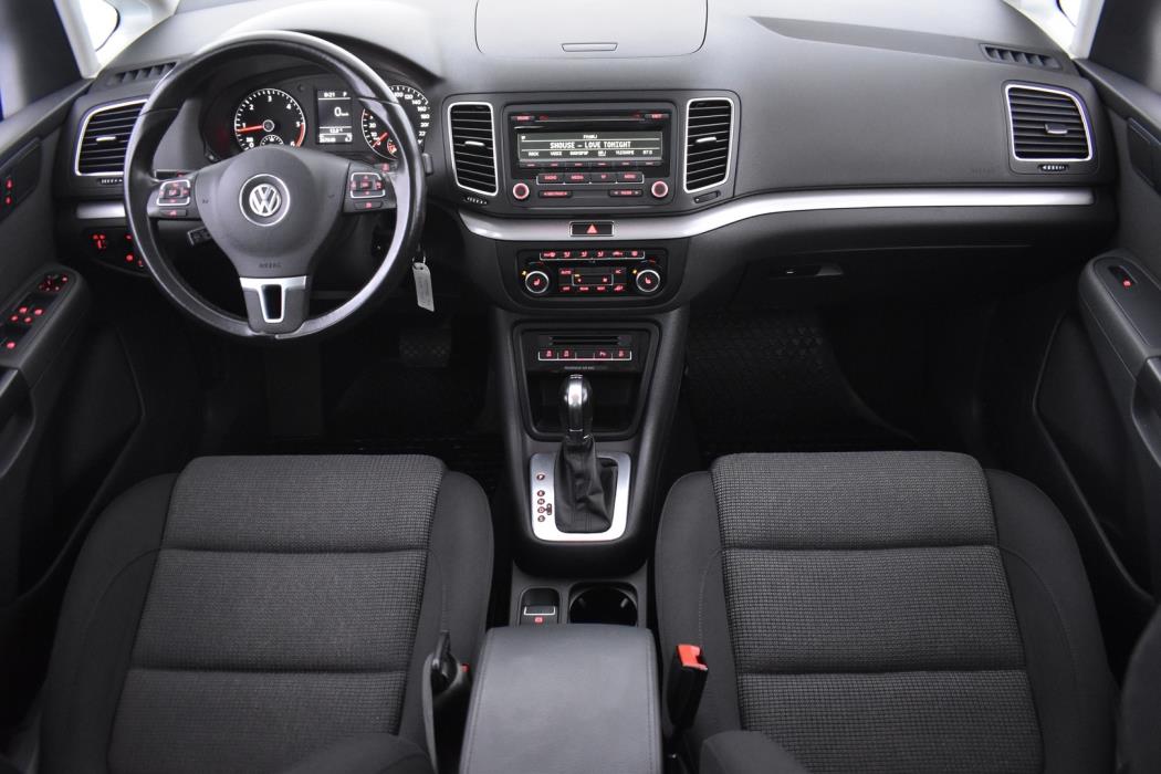 VOLKSWAGEN Sharan 2012