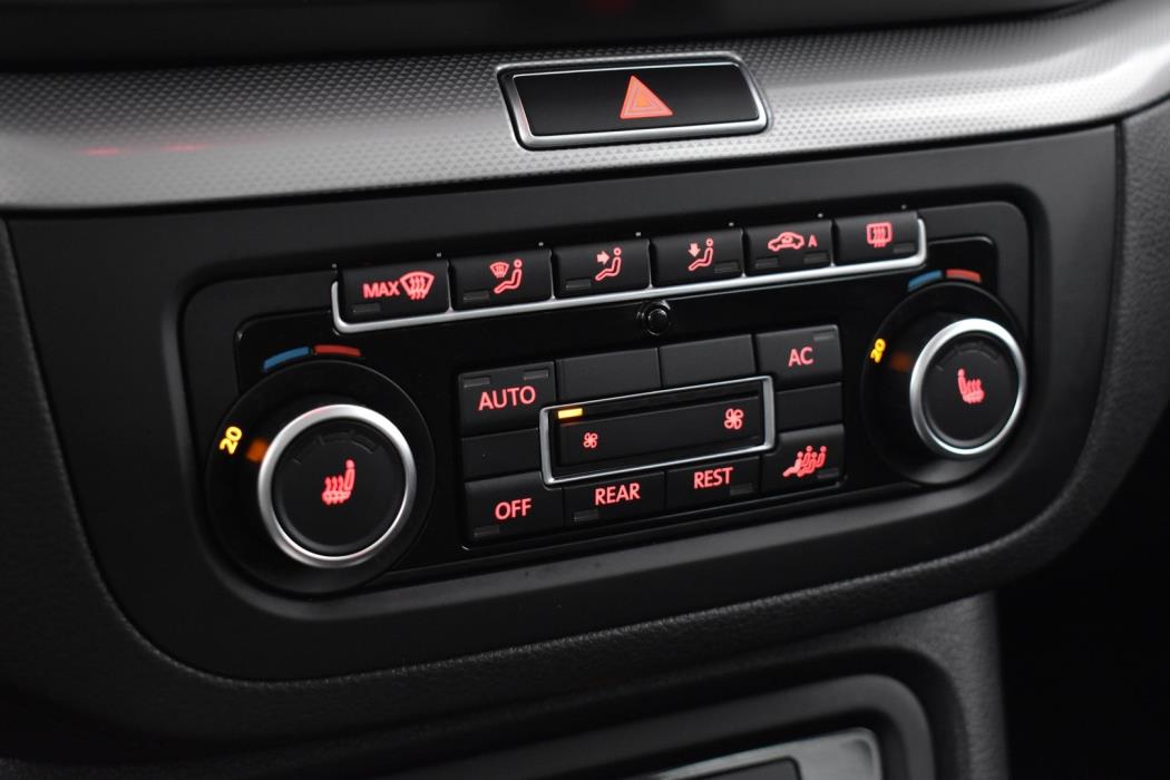 VOLKSWAGEN Sharan 2012