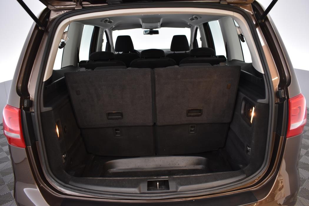 VOLKSWAGEN Sharan 2012